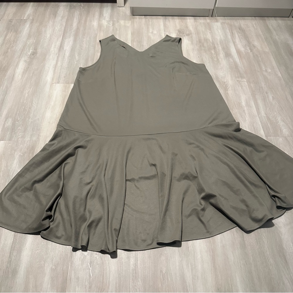 Pastel Green V Neck Sleeveless MIDI Dress Sz 1X